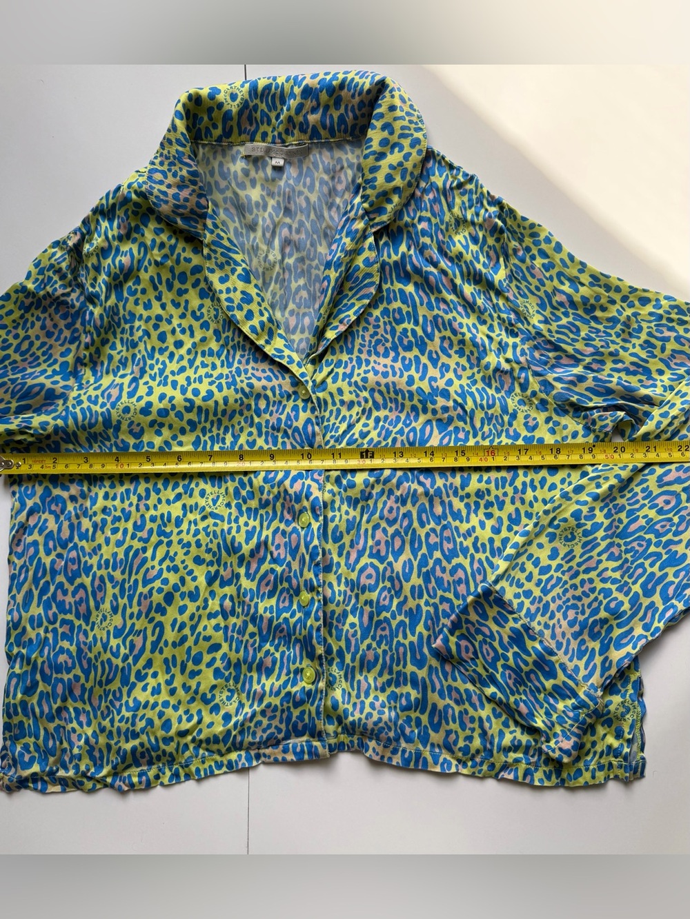 Stella McCartney Lime and Blue Leopard Satin Pajama Shirt - Picture 6 of 8
